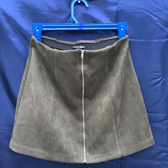 Suede skirt - Picture 1 of 2